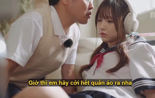 Gã nhà bên giả làm thầy giáo, thôi miên em nữ học sinh để giở trò đồi bại